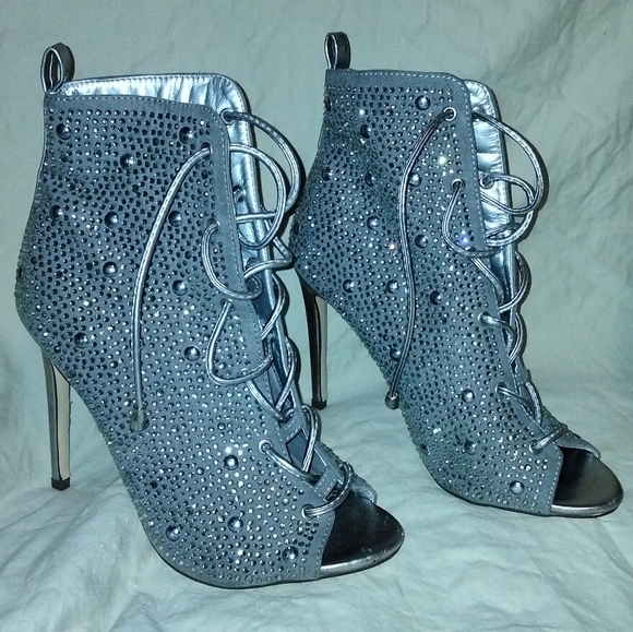 Vigo Fiore Shoes - Vigo Fiore Silver Studded Lace Heels Size 7.5